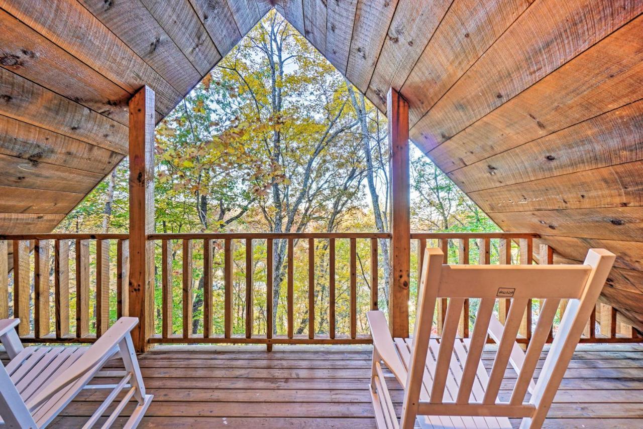 Grin N Bear It Cabin With Hot Tub And Fire Pit! Піджен-Фордж Екстер'єр фото
