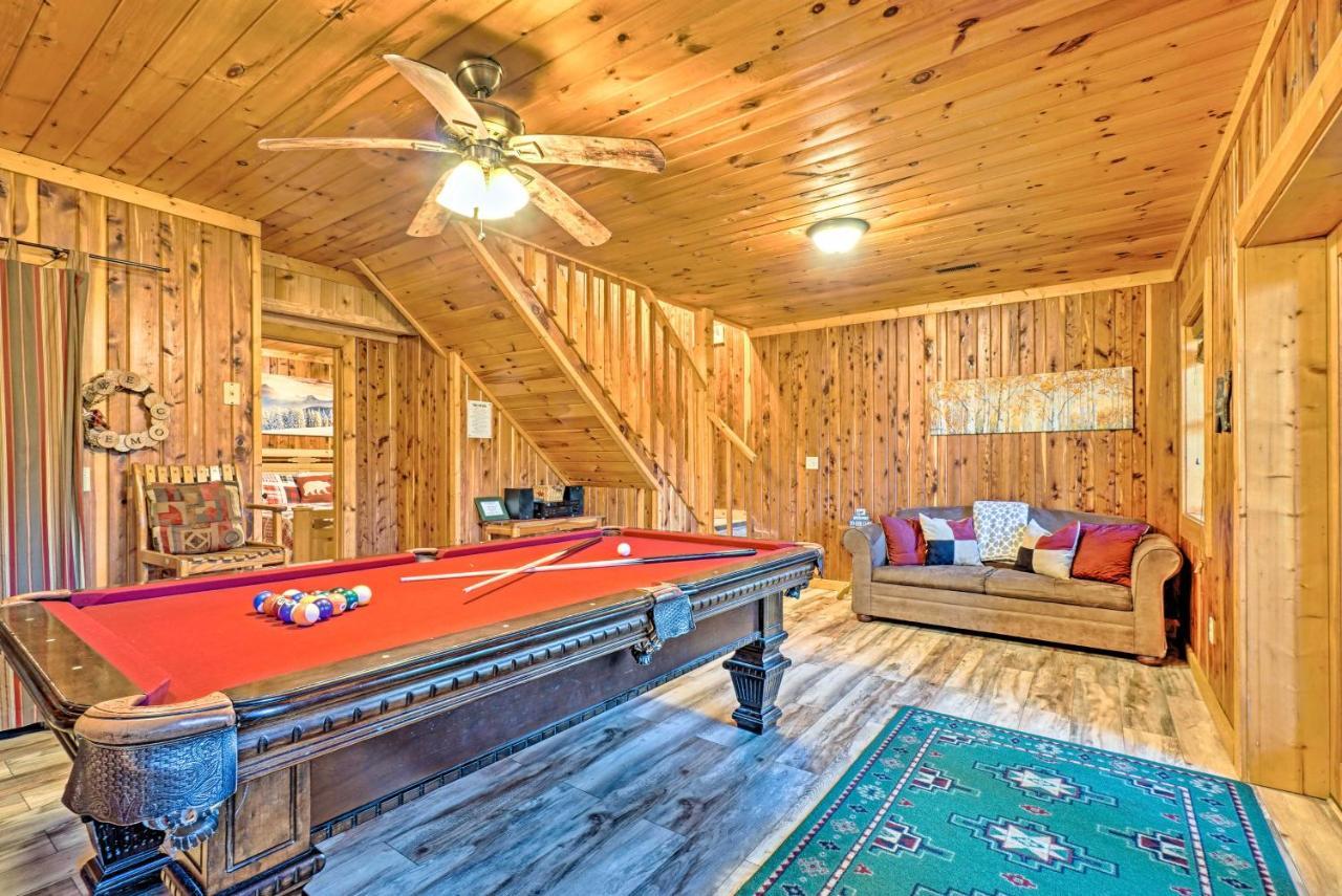 Grin N Bear It Cabin With Hot Tub And Fire Pit! Піджен-Фордж Екстер'єр фото