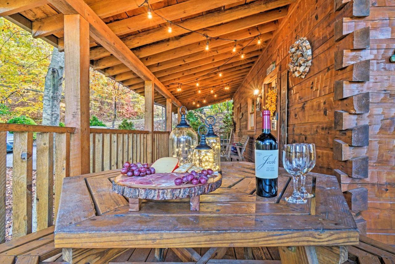 Grin N Bear It Cabin With Hot Tub And Fire Pit! Піджен-Фордж Екстер'єр фото