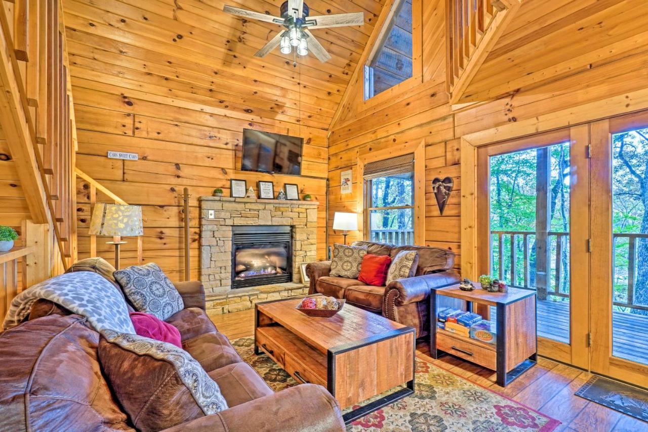 Grin N Bear It Cabin With Hot Tub And Fire Pit! Піджен-Фордж Екстер'єр фото