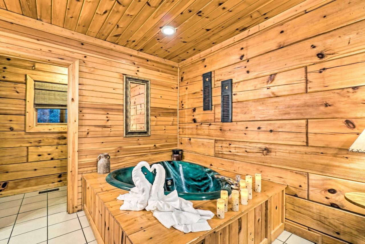 Grin N Bear It Cabin With Hot Tub And Fire Pit! Піджен-Фордж Екстер'єр фото